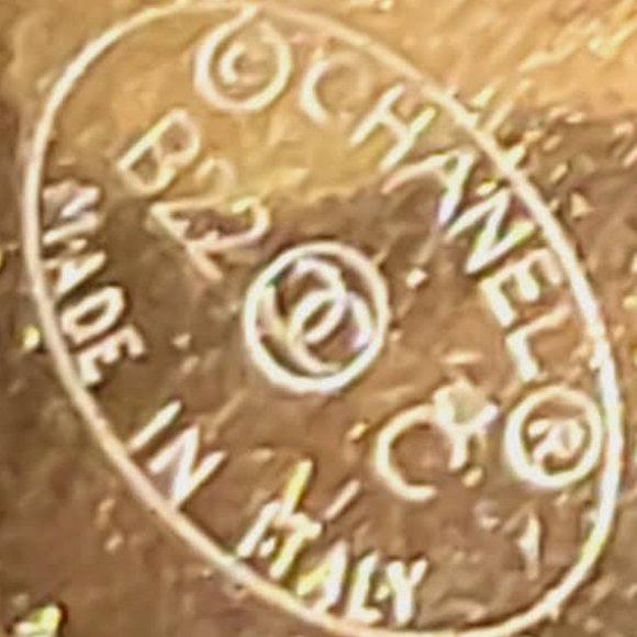 22C Chanel CC Long Necklace Heart Locket - AB7531 B07266 - Picture 7 of 16